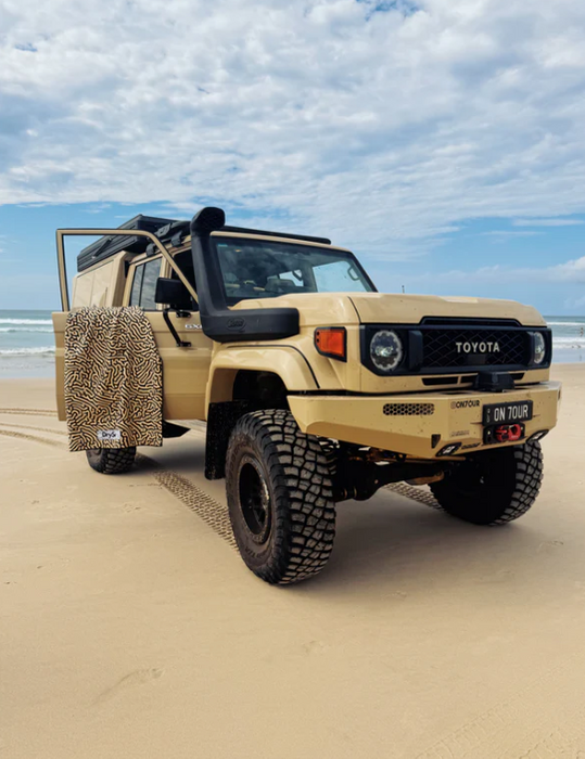 SANDY - Sand Free Magnetic Beach Towel