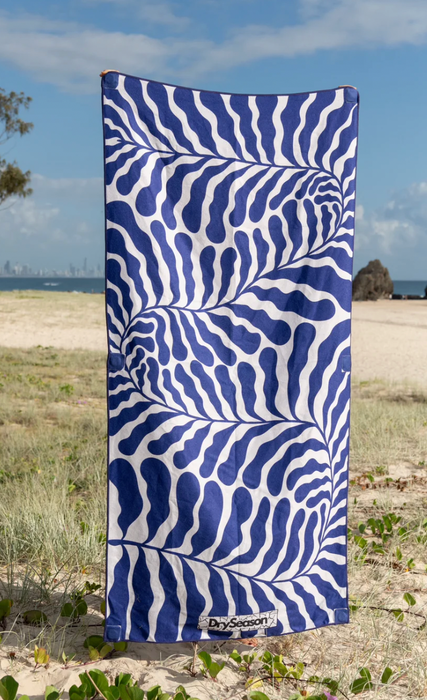 SANTORINI - Magnetic Beach Towel