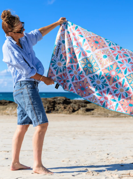 BANKSIA - Magnetic Beach Towel