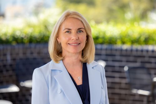 Lindy Hughson - 