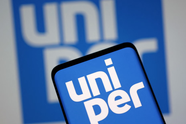 Uniper chief says flexible duration LNG contracts key for Europe