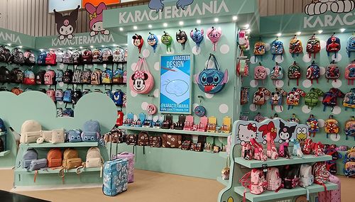 Hybrid Production: Combining Screen and Digital Printing for Quality and Efficiency