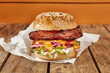 Meadow Vale Foods launches a brand new range of 6 chargrilled chicken lines. The Sizzling Chicken range is the next generation of added value frozen poultry.