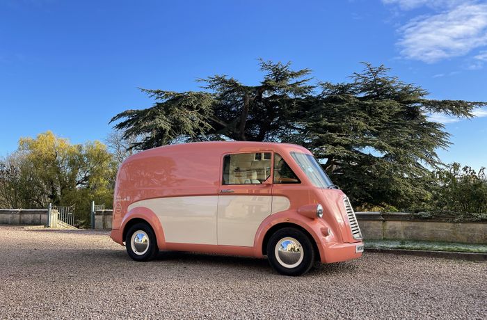 Morris JE Van (prototype)