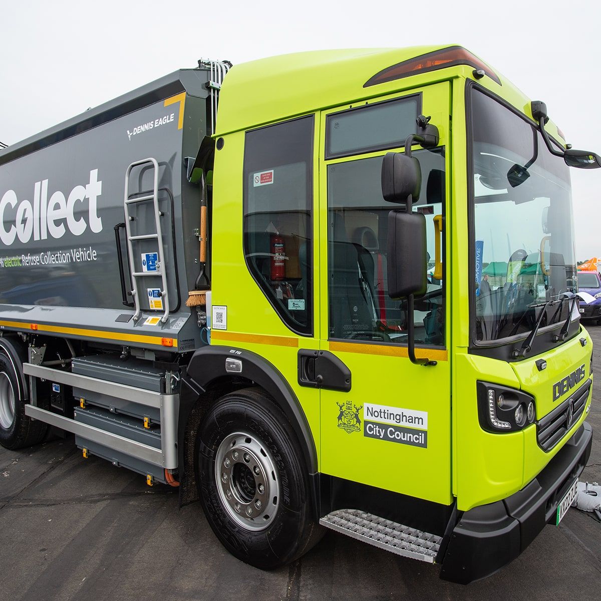 Electric waste lorry
