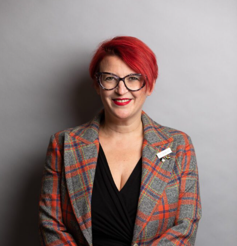 Lisa Raynes (FRI & SAT)