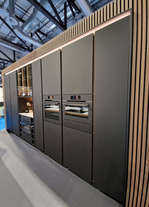 Experience the velvety-warm surface of Senso