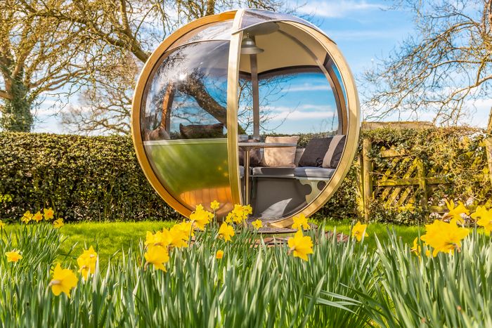 The 360° Rotating Seater Garden Pod