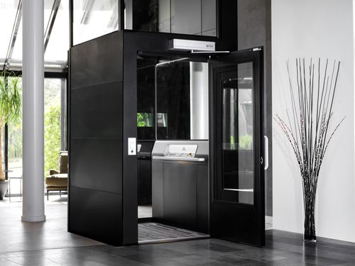 How does the Aritco platform lift work?