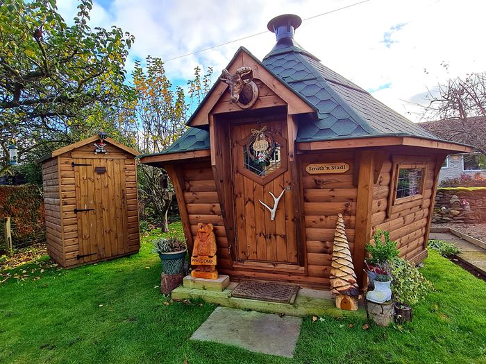 BBQ Cabins and Garden Bars