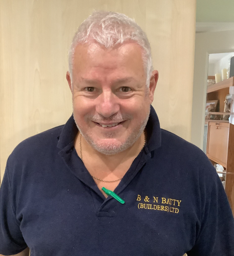 Neil Batty (Sat only)