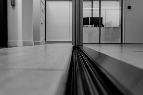 FAQ - How does the drainage work on flush track sliding doors?