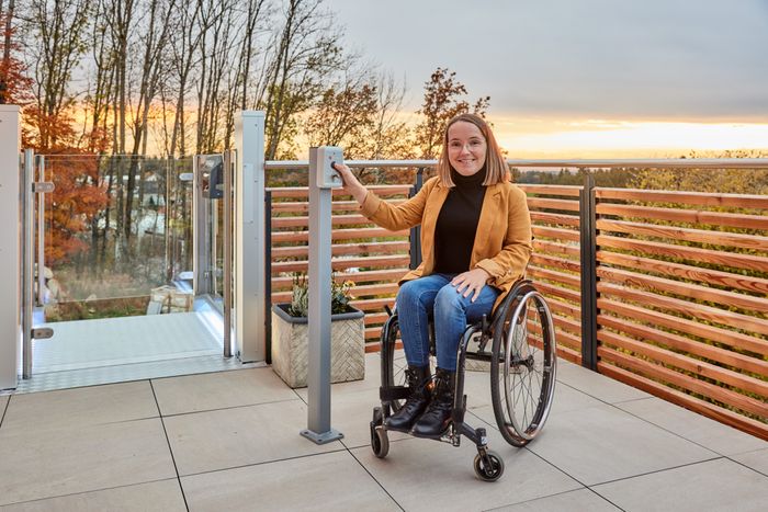 UnaPorte® Platform Step Lift