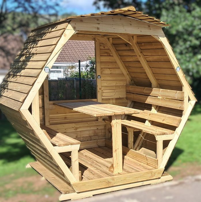 Gondola Pod - 8 Seater Wooden Garden Seating Pod
