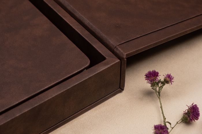 Cover and Box upgrade options for Magnum album.