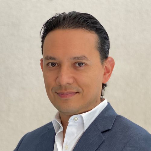 Speaker profile image for Carlos B. Echeverría