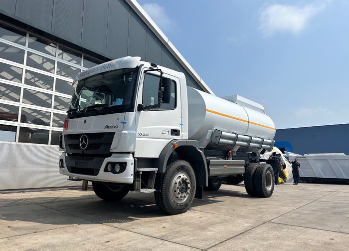 Mercedes-Benz Atego 1725 4×4 Fuel Tank Truck 10.000 Ltr