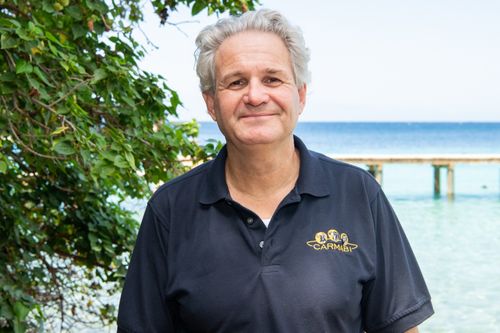 Dr. Manfred van Veghel