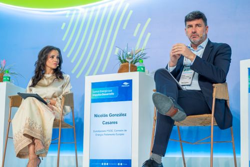 Diálogo estratégico: Energía, cambio climático y comunidades: La triada del futuro