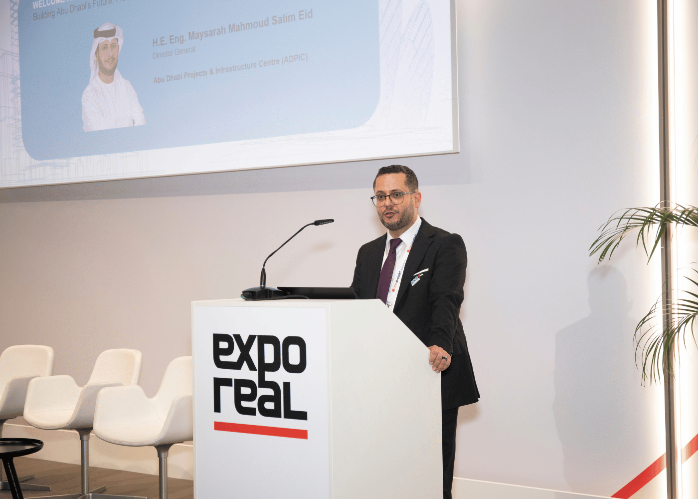 H.E. Eng. Maysarah Mahmoud Salim Eid delivering the roadshow keynote