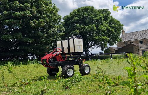 Martin Lishman collaborates with Manterra to produce a fully autonomous, unmanned GPS sprayer