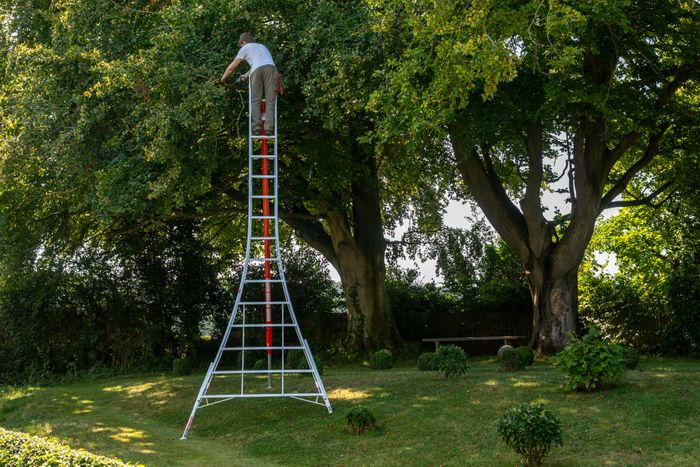Henchman Fully Adjustable PRO Tripod Ladder