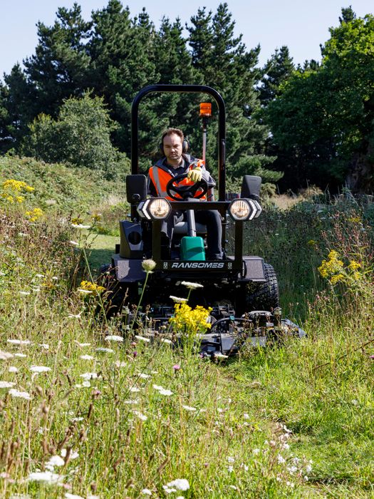 Ransomes Aurora ELiTE Lithium Outfront Rotary Mower