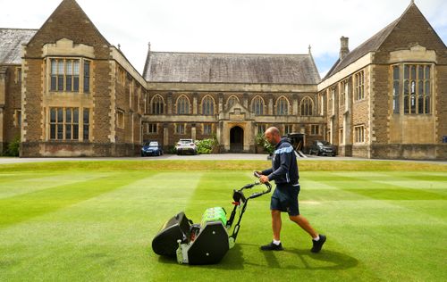 Allett C27E Battery Powered Cylinder Mower