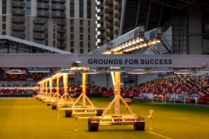 Mobile Turf Grow Lighting Rigs