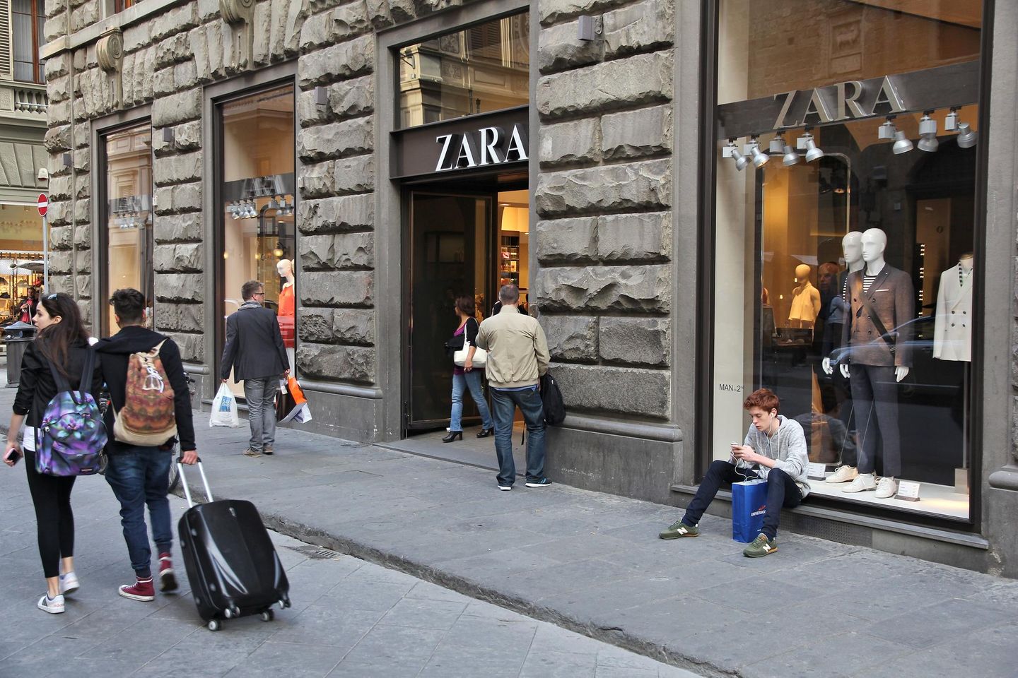 4 key facts about Zara  s supply chain success CeMAT 