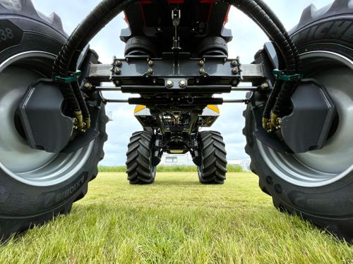 Chafer Interceptor - Hydraulic Track Width Adjustment