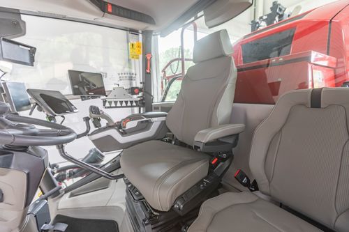 All-new cab on HORSCH Leeb self-propelled sprayers offers greater comfort