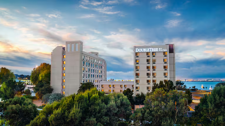 DoubleTree by Hilton San Francisco Airport Hotel Photo