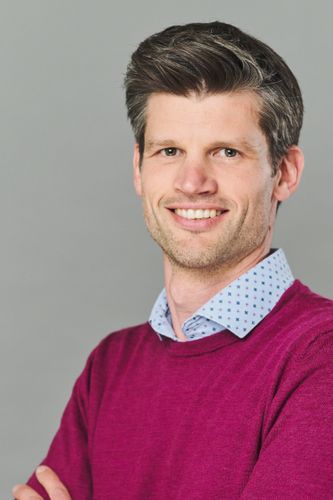 Tom Van Bogaert - Sanofi