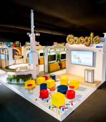 EXAMPLE EXPERIENCE: VISITING BOOTHS