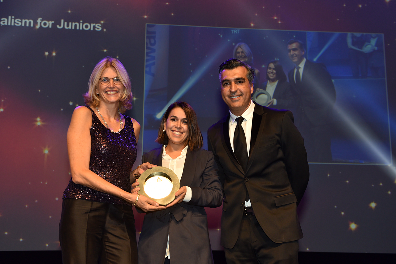BC285094-TRT-Turkey-collecting-award-in-2019