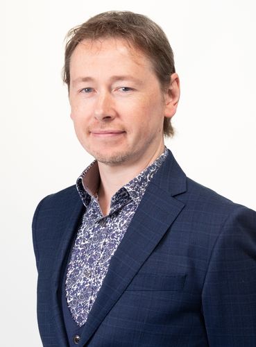 Simon Thomas