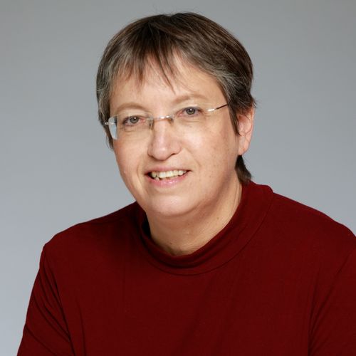 Dr Dorit Dor