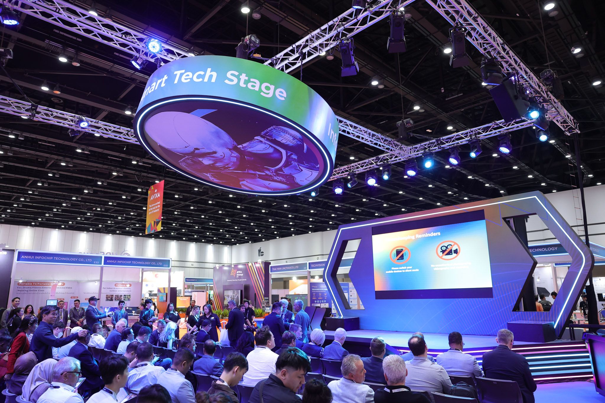 Smart Tech Stage