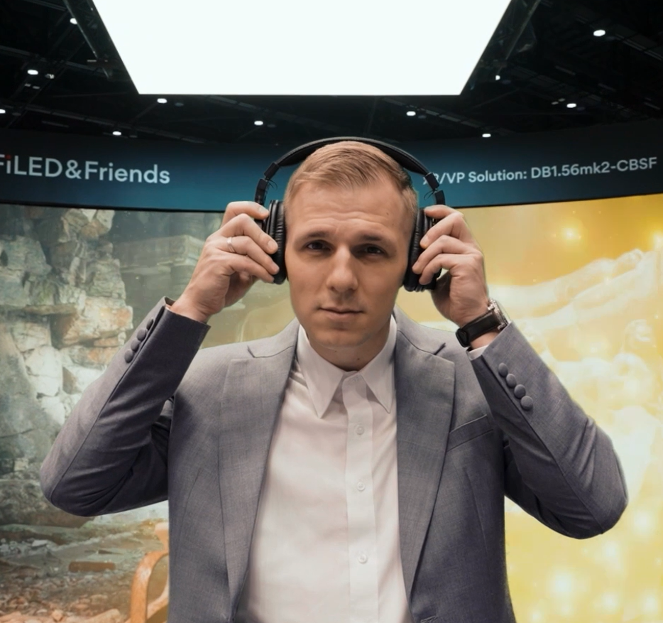 Man trying Audio at InfoComm China