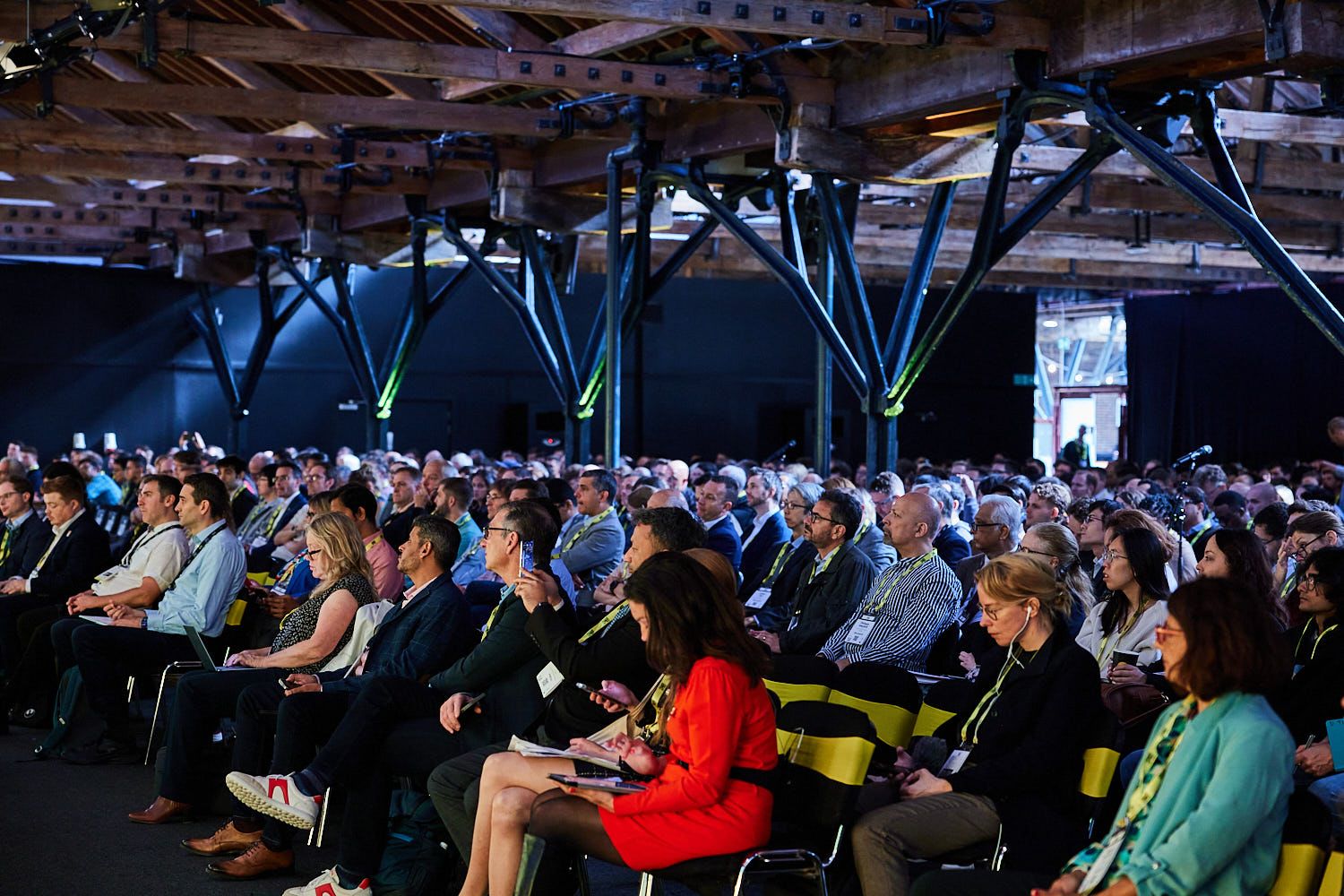 Understanding and Navigating the Investor Gap: A Guide for AI Start-ups in 2025 