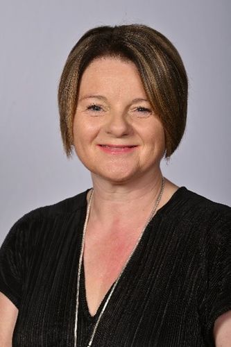 Maxine Holt - Omdia