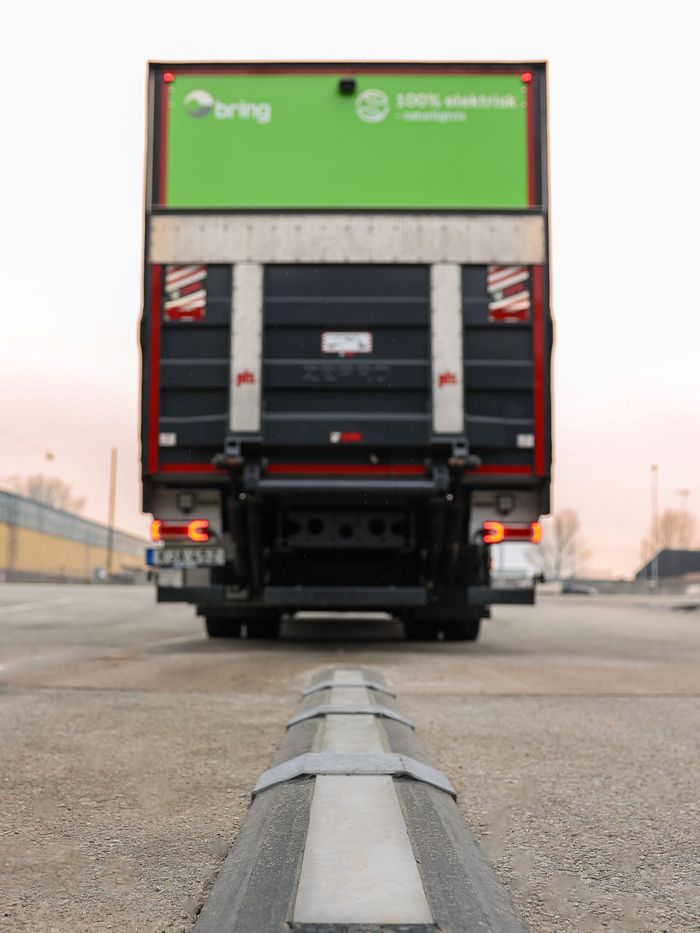 Cable-free fast charging for heavy trucks at Bring