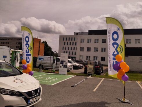 The world’s first automatic charging station for remotely operated cars