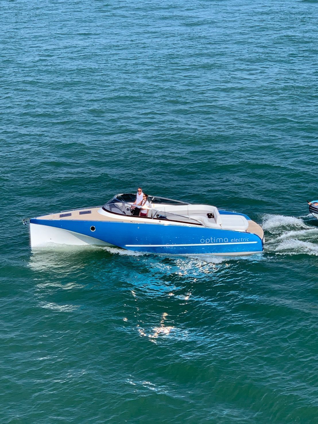 Optima e10 - Round the Island Circumnavigation