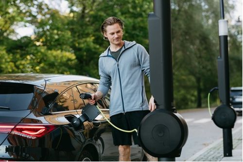 European EV Charging Infrastructure Operator Qwello Acquires Leading Dutch Player Park & Charge