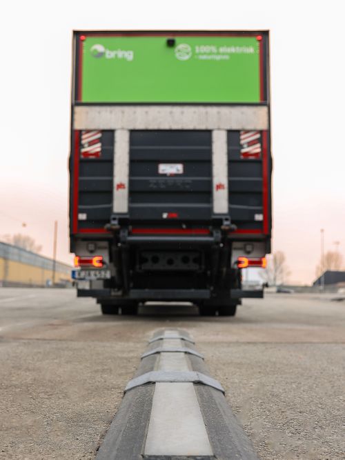 Cable-free fast charging for heavy trucks at Bring