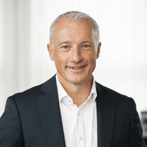 David LOWE - REGLOPLAS AG