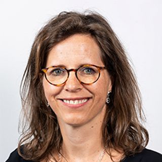 Martine DOLS