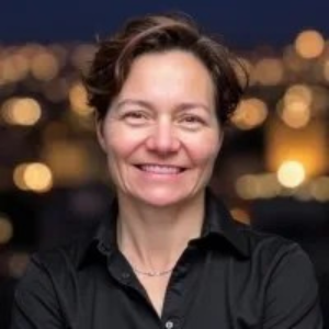 Speaker profile image for Chelle Izzi